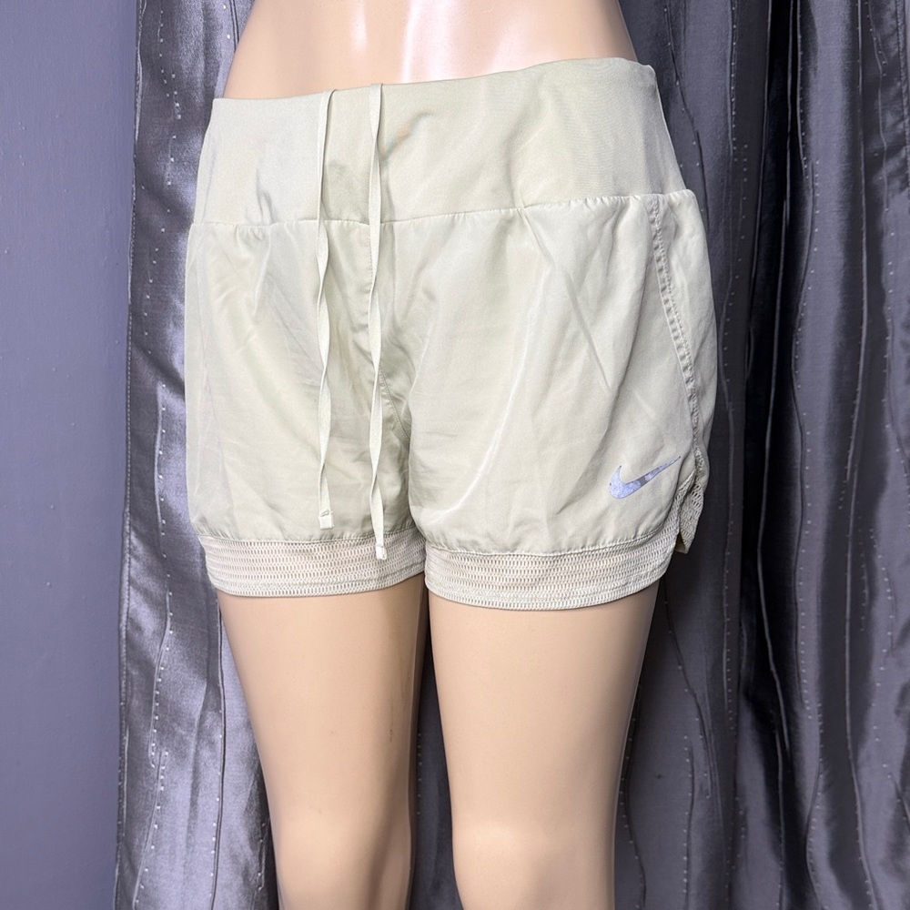 Nike Women's Sz L  Light Green  Athletic Shorts with Drawstring
